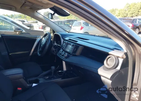 2017 Toyota Rav4 Le z USA, uszkodzony, nr VIN JTMBFREV6HJ142486